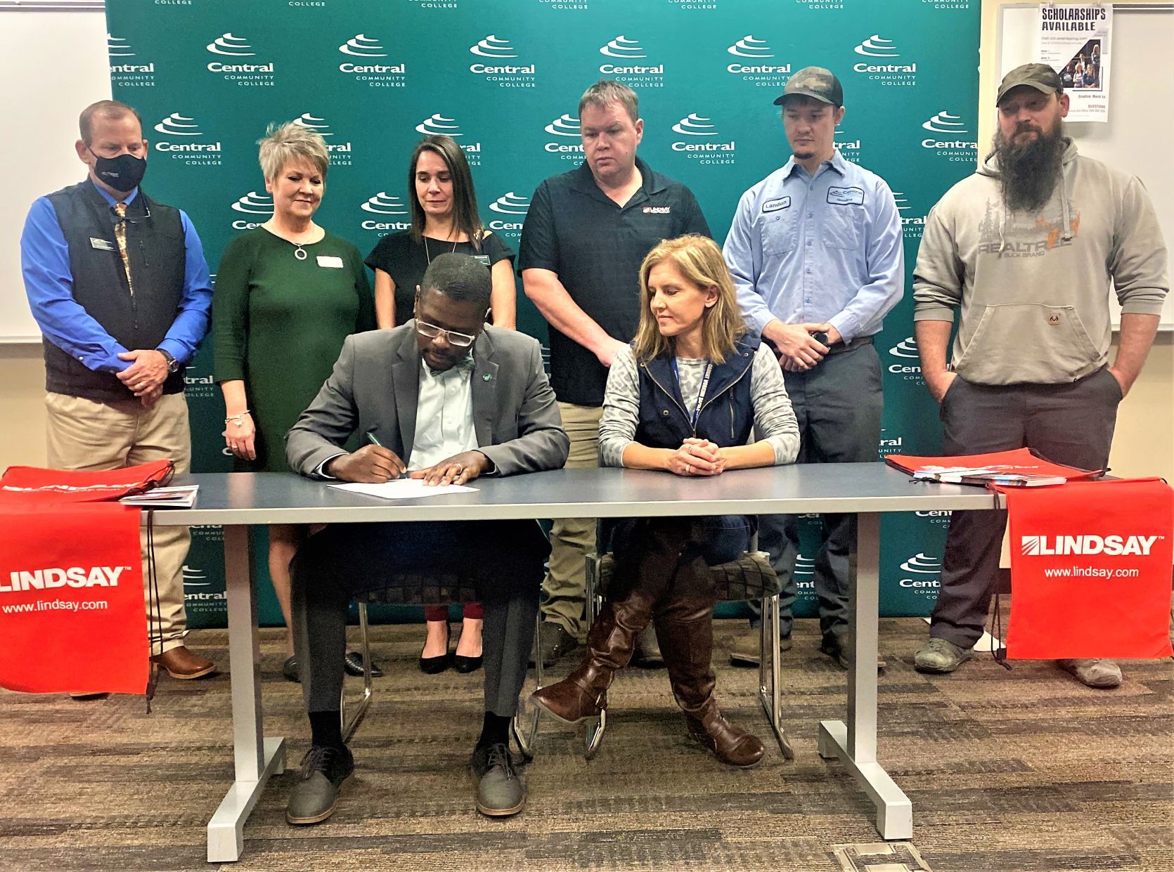 signing